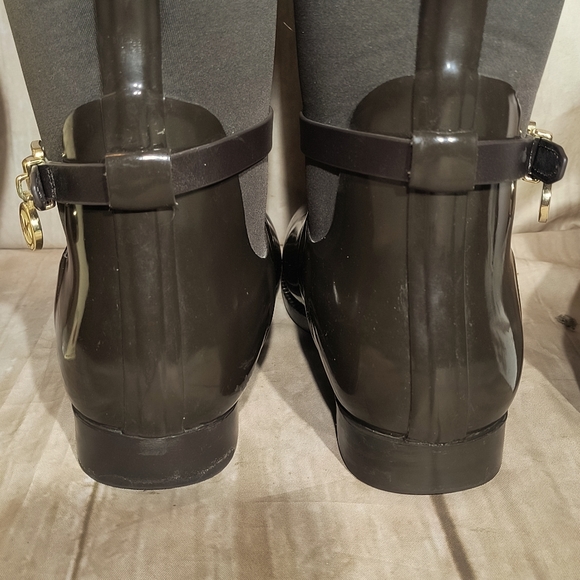 Michael Kors Signature Brown Rain Boots - Picture 5 of 10